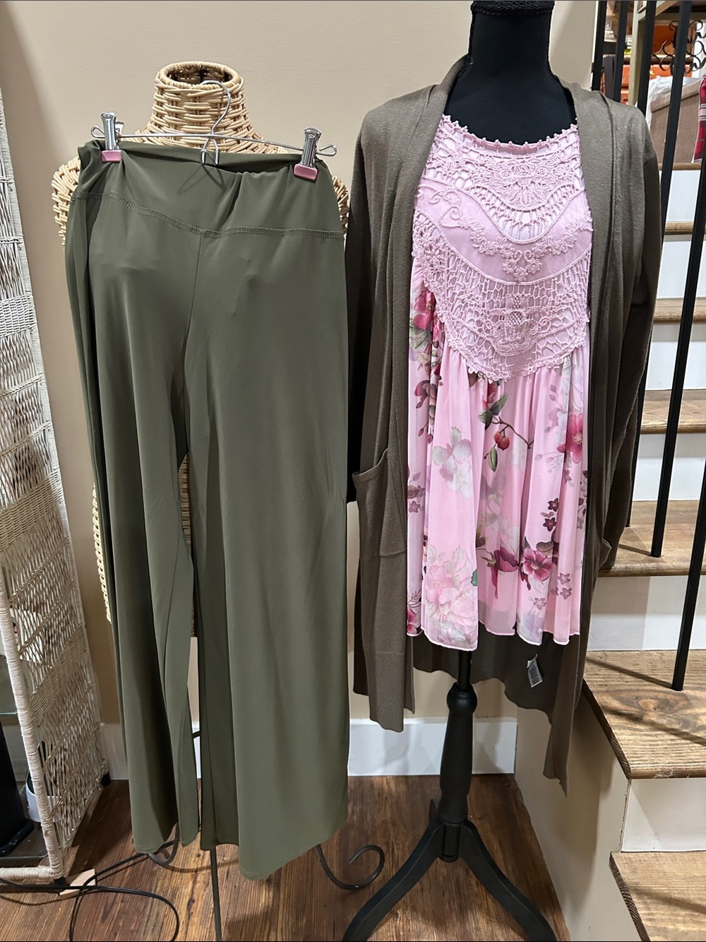 NWTS! Versona 3pc top,, bottom & long cardigan set S olive/pink